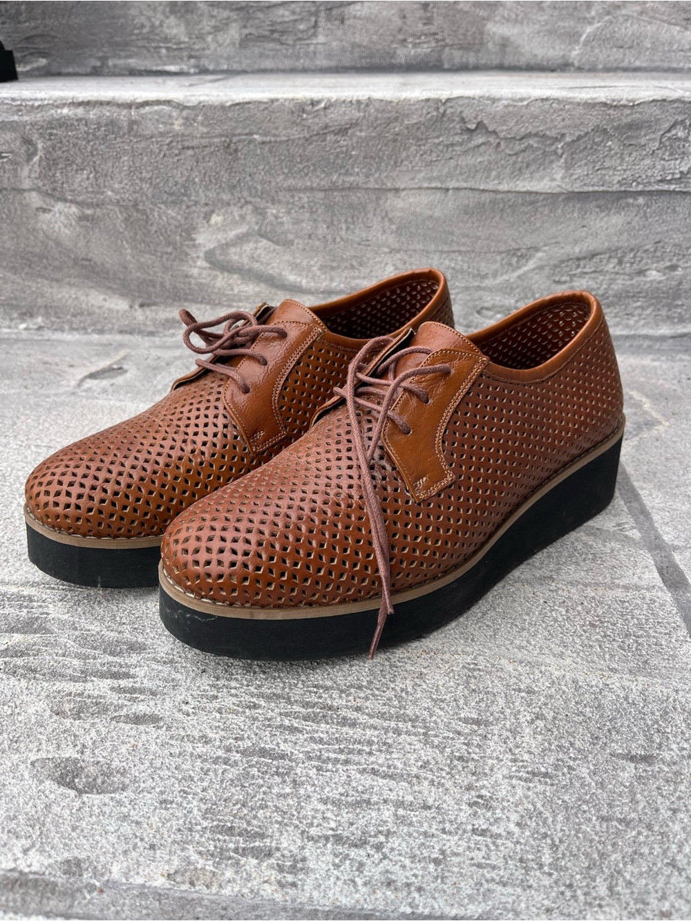 Unisex Brown Real Leather Perforated Lace-Up Shoes